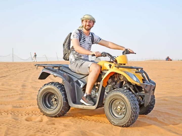 SINGLE QUAD BIKE RIDE IN DAESERT SAFARI