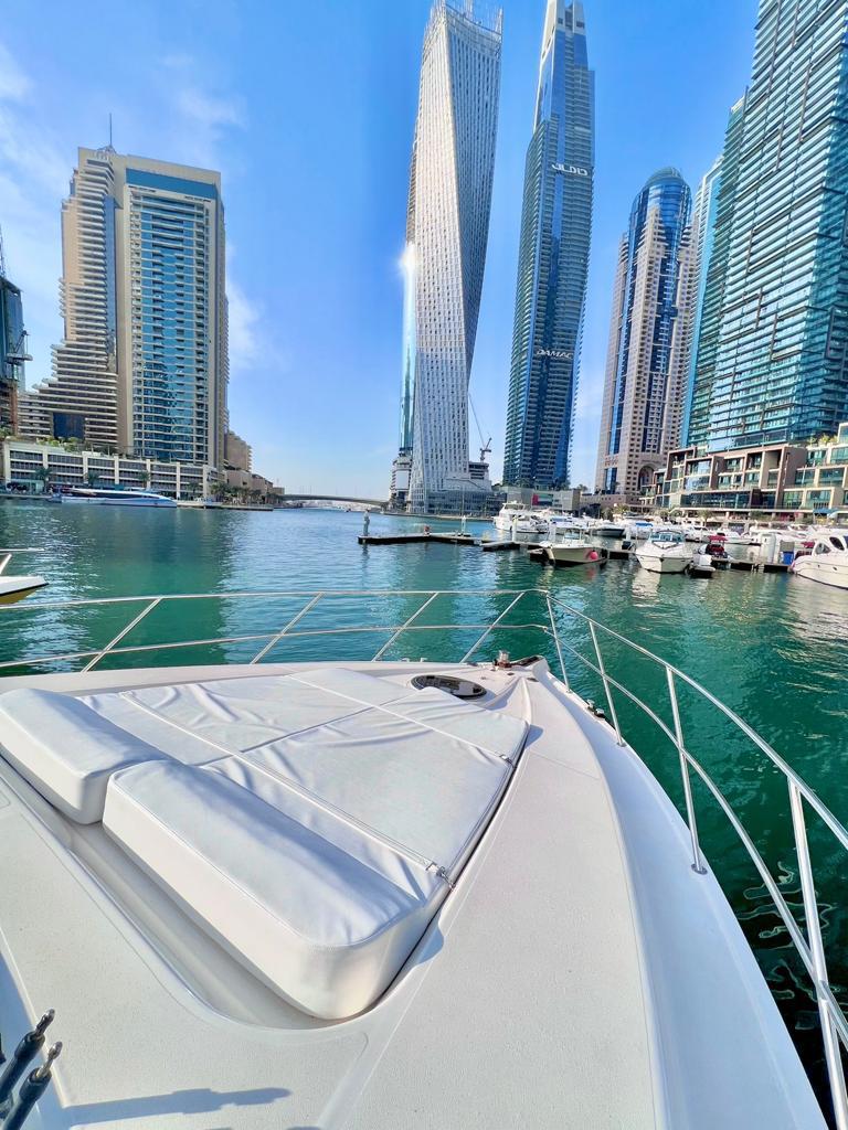 YACHT DUBAI MARINA