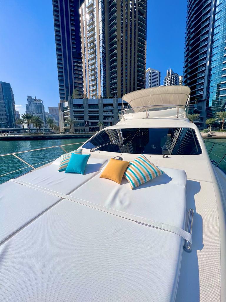 YACHT DUBAI MARINA